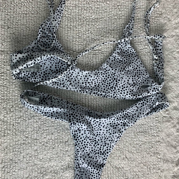 🟣 Zaful polka Dot Bikini - Picture 2 of 3